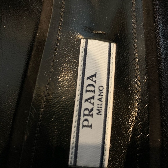Authentic Prada Button Pump - Size 40.5 - Picture 9 of 15